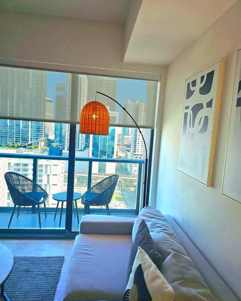 Central Brickell Condo Walk to Shops & Dining 1