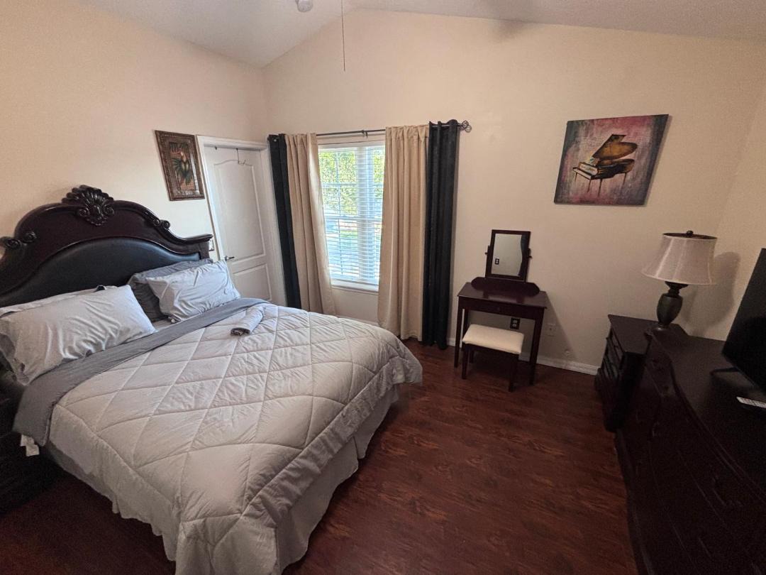 Luxury Apartment with Lake view 1