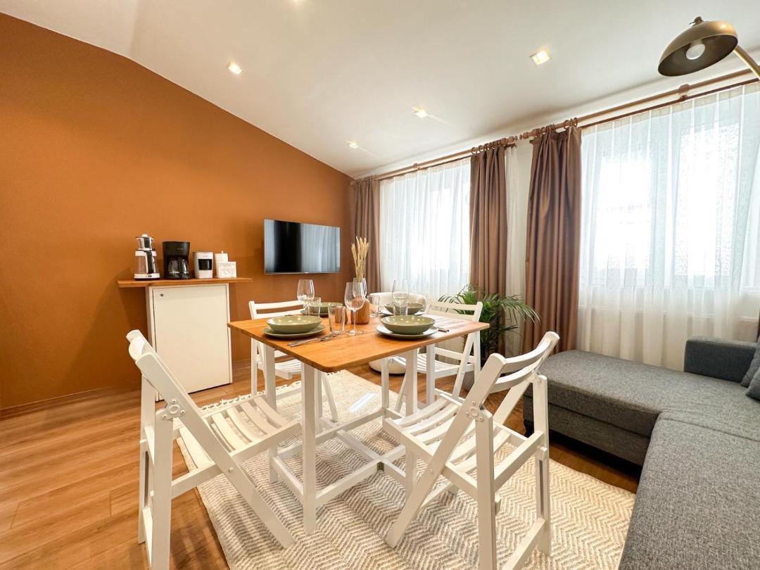 ŞAHİN PERA SUİT3 Central location 2 Br 3 Ac great apartment 1