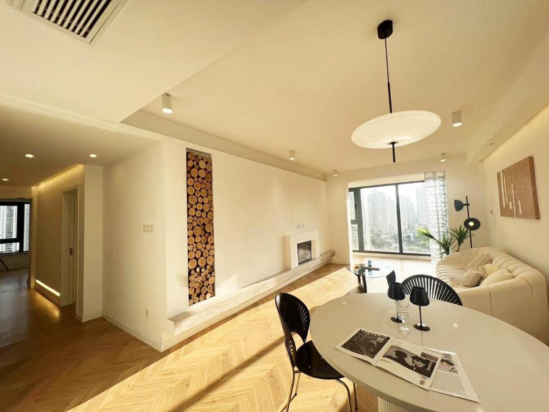 Molly House- Near Nanjing East Road,2-Bedrooms with Elevator, 2 bathrooms,1 bathtub , Near the subway 1