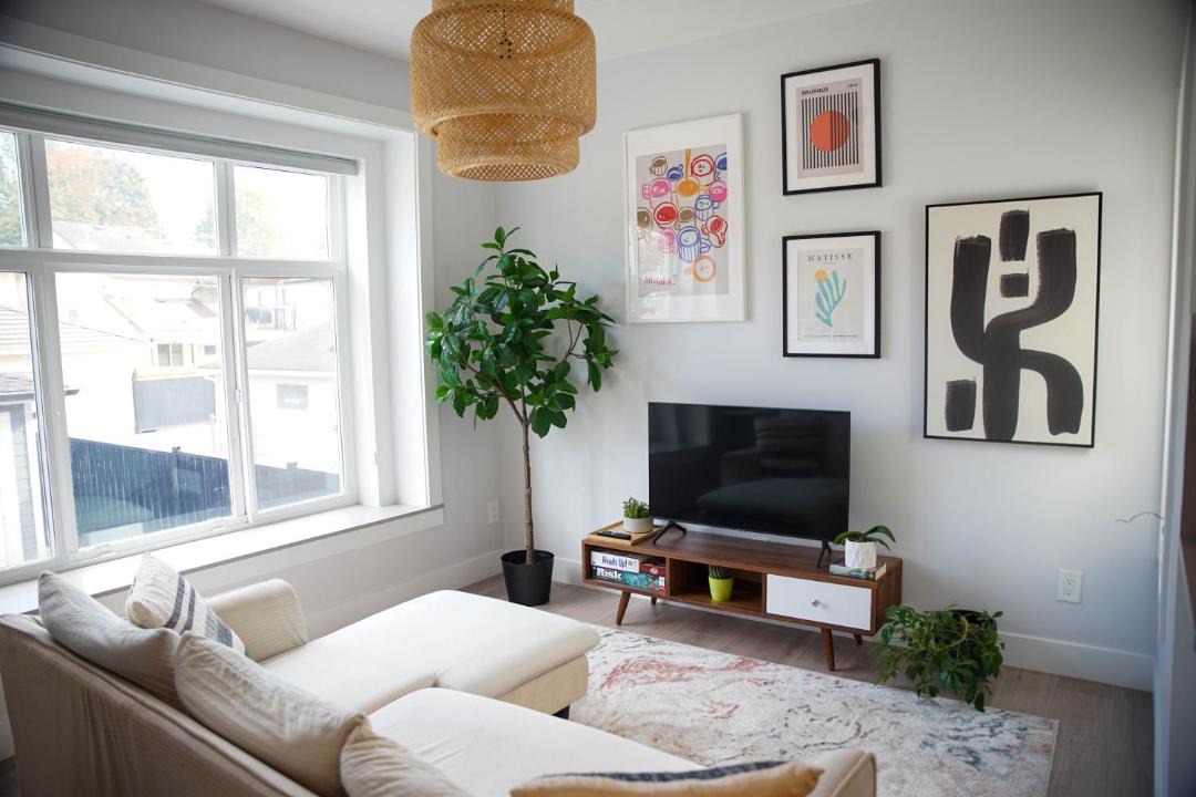Charming 3BR Home in a Lovely Vancouver Neighborhood 1