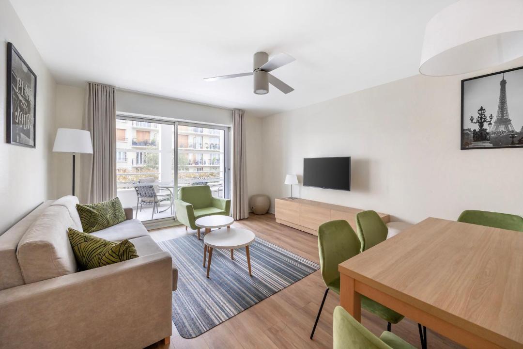 Royal Regency Paris Vincennes 1