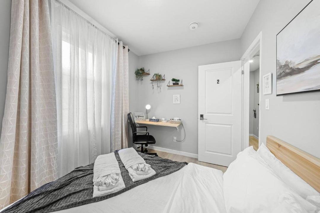 Private Cozy Room with Free Parking 1