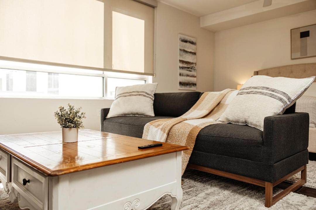 Beautiful Studio in West Hollywood 1