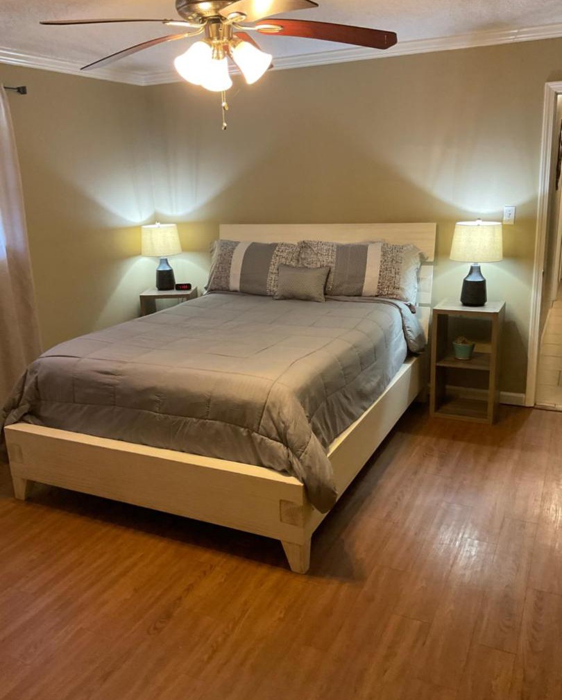 3 bedroom Cozy vacation rental near airport 1