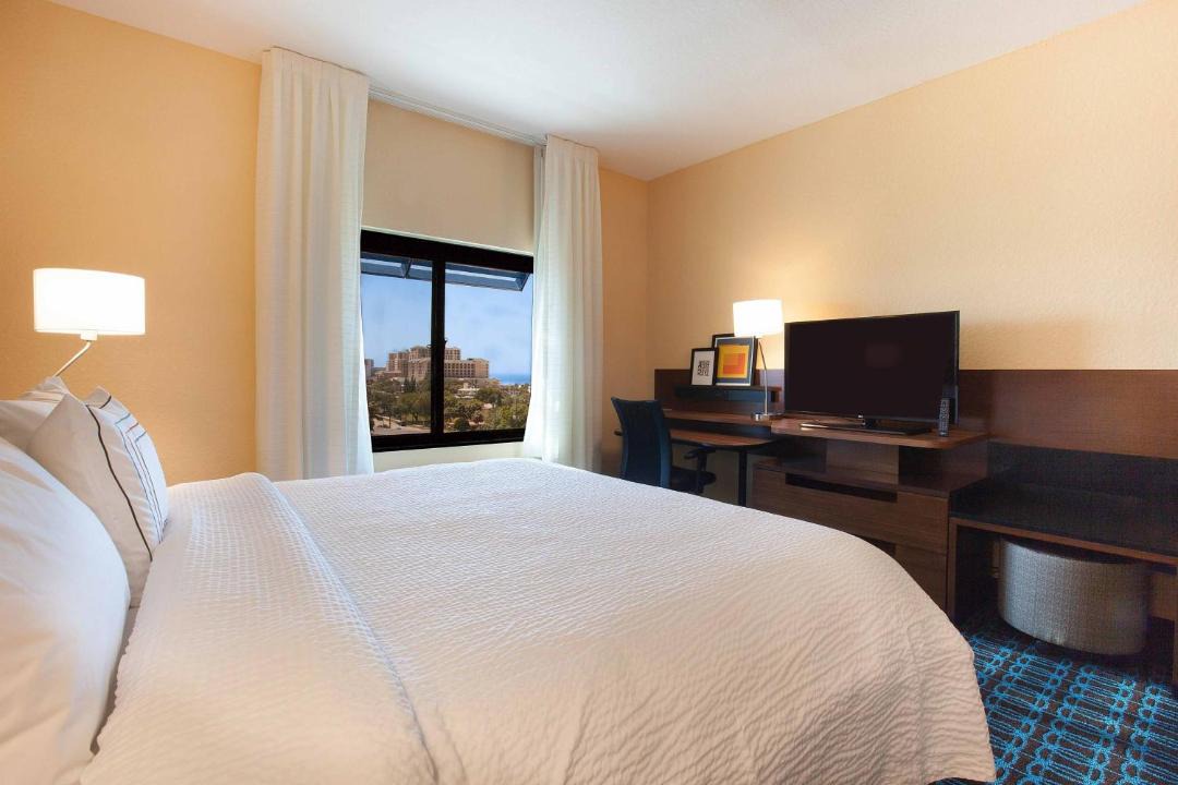 Fairfield Inn & Suites by Marriott Clearwater Beach 1