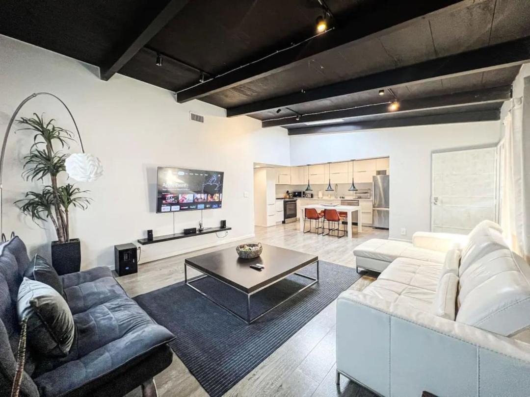 Bright 2-BR Home Near LAX with Shared Yard - SH2-LAD 1