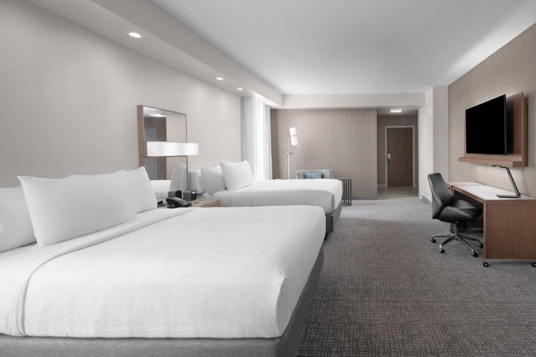 Courtyard by Marriott Clearwater Beach 1