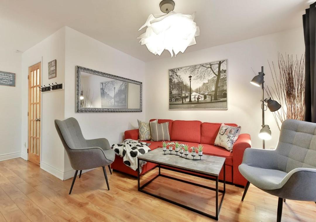 100 METERS to METRO BEAUDRY - FULL APARTMENTS - 1 minute walk to the FAMOUS ST CATHERINE STREET - FAST WIFI - WASHER & DRYER ON SITE - Montcalm units 1