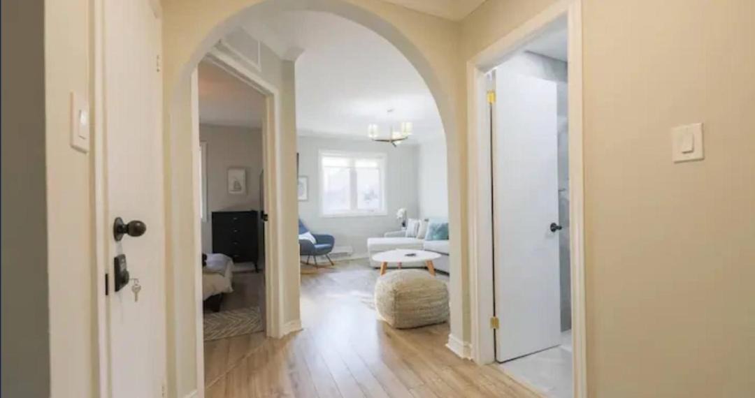 Casa Queen East - Modern 2BR Suite in Leslieville 1