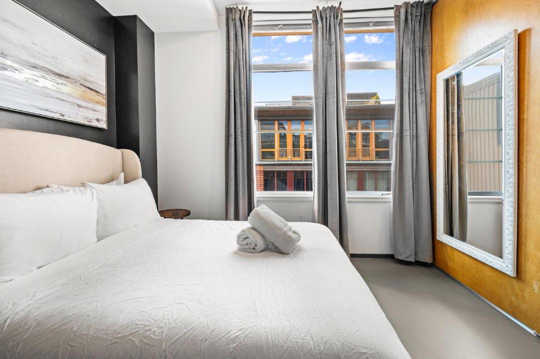Furnished Loft Style Apartment in Southend 1