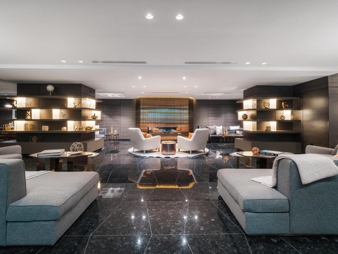 Paradox Vancouver 1