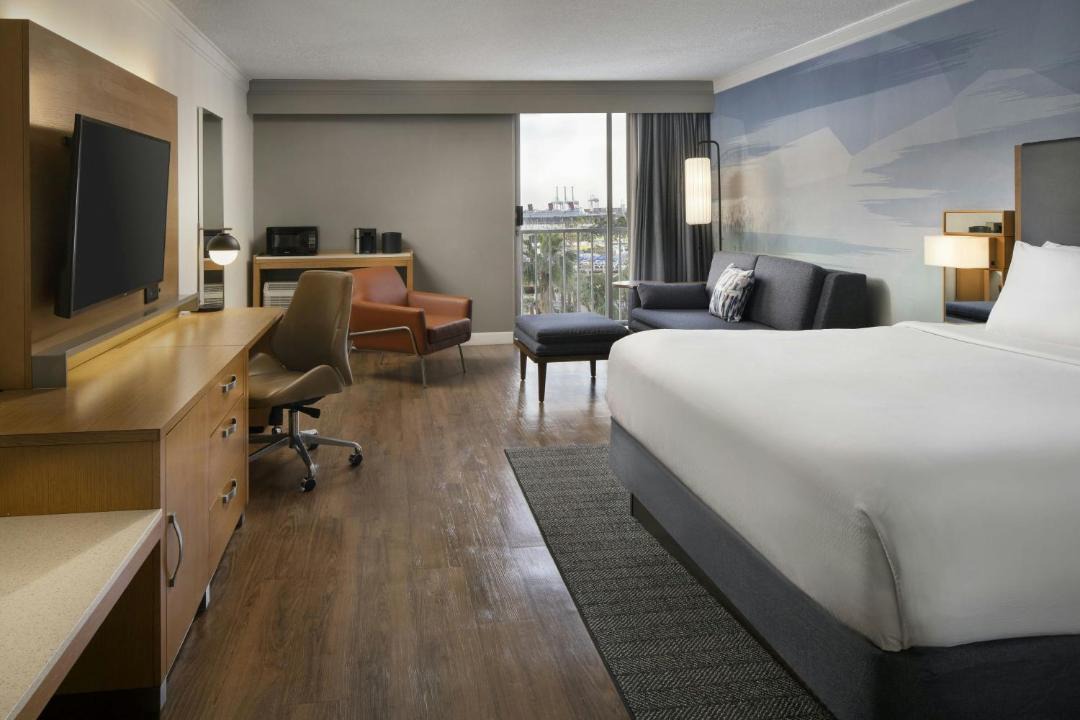 Courtyard by Marriott Long Beach Downtown 1