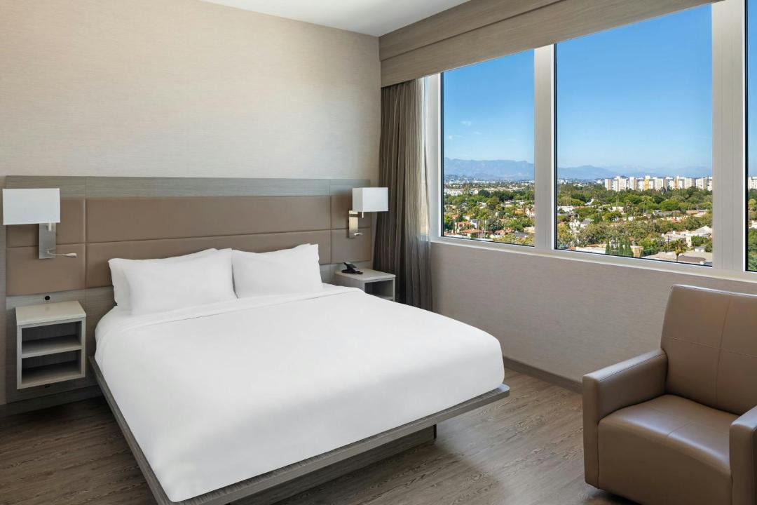 AC Hotel by Marriott Beverly Hills 1