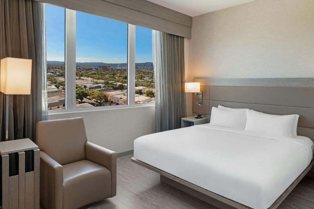 AC Hotel by Marriott Beverly Hills 1