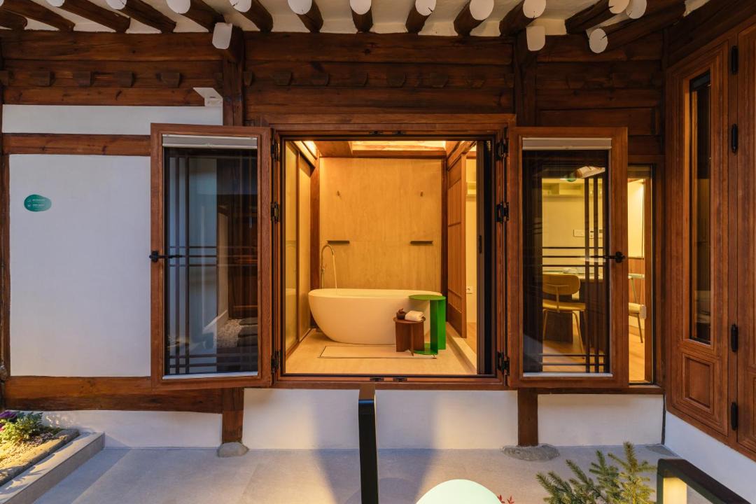 Luxury Hanok Mossy Grove 1