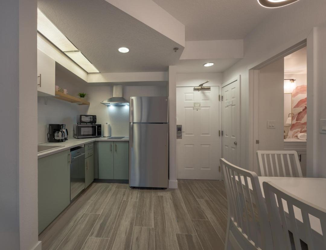 Pool view apartment near Epic Universe and Universal Studios 1