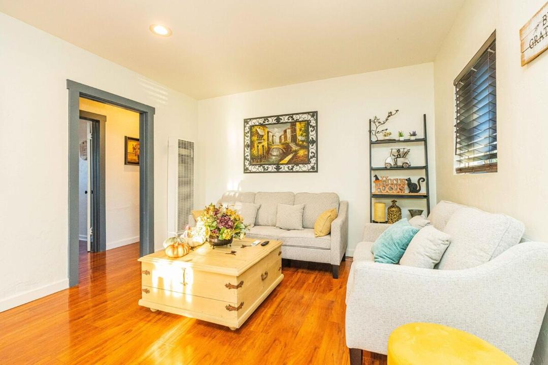 Newly Remodeled 3B2B House 1