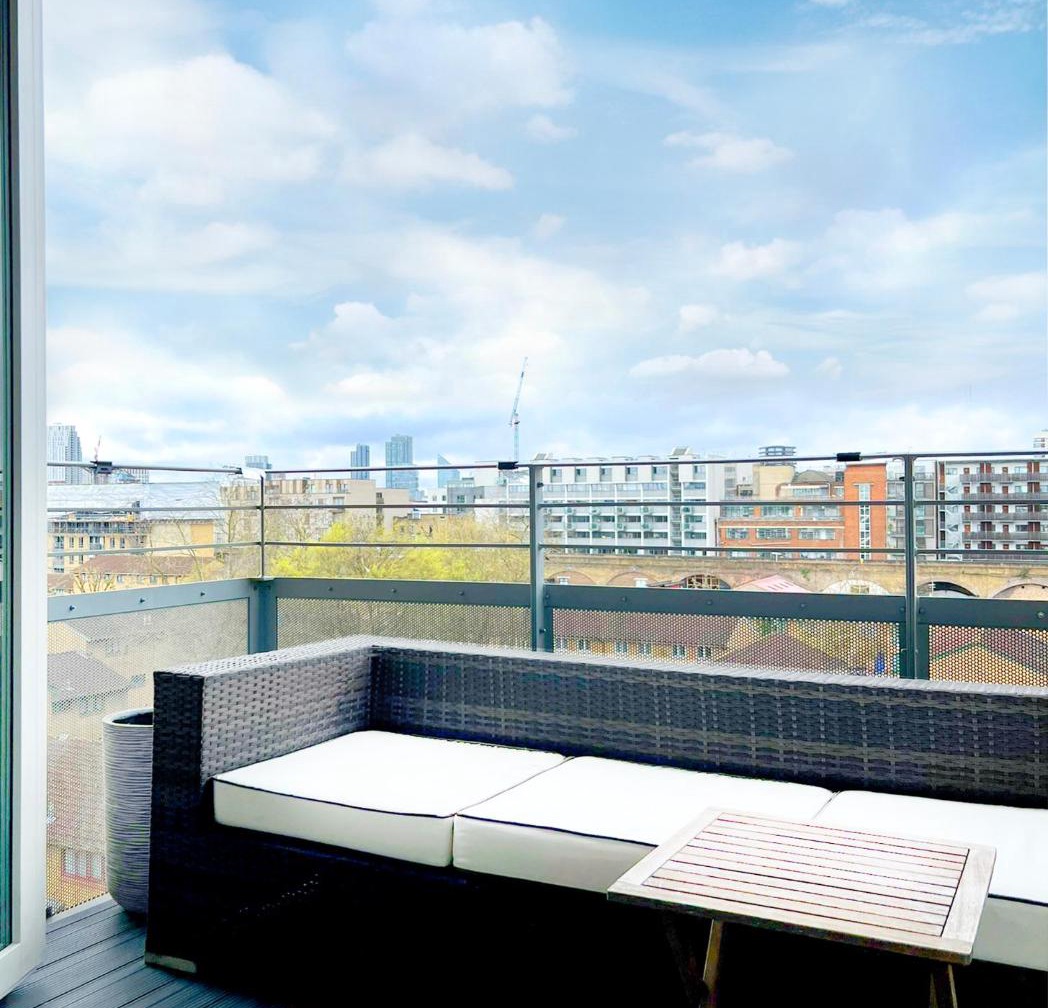 Lovely Apartment with Balcony - 3 min to Station 1