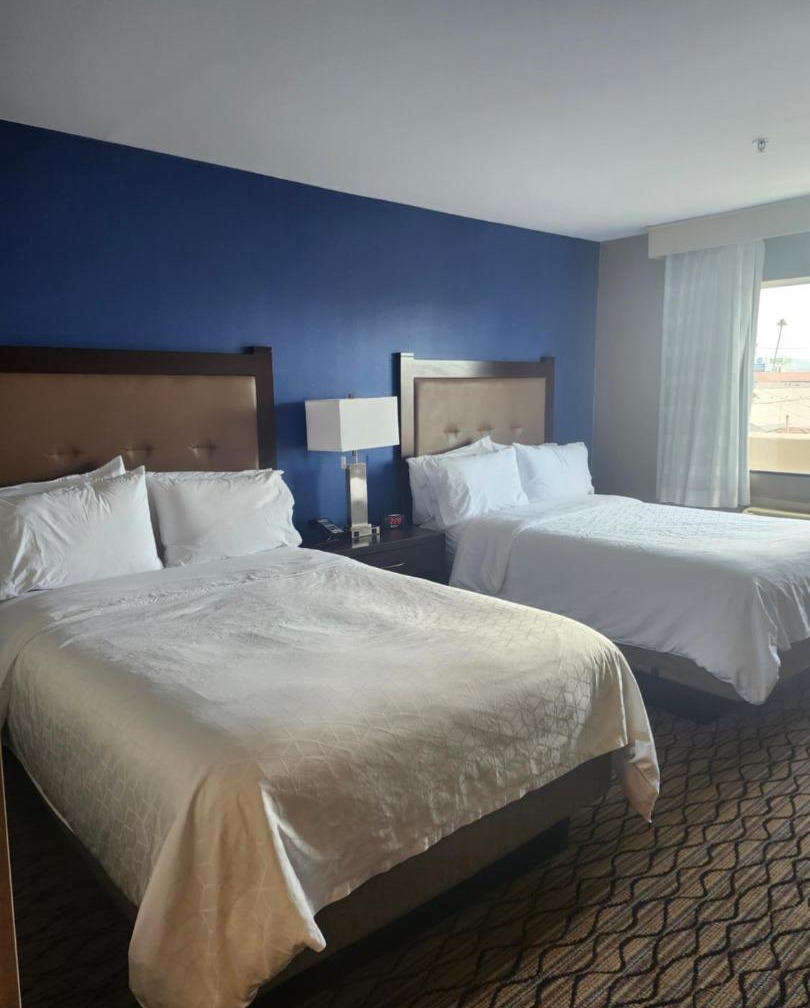 Holiday Inn Express & Suites Pasadena - Los Angeles by IHG 1
