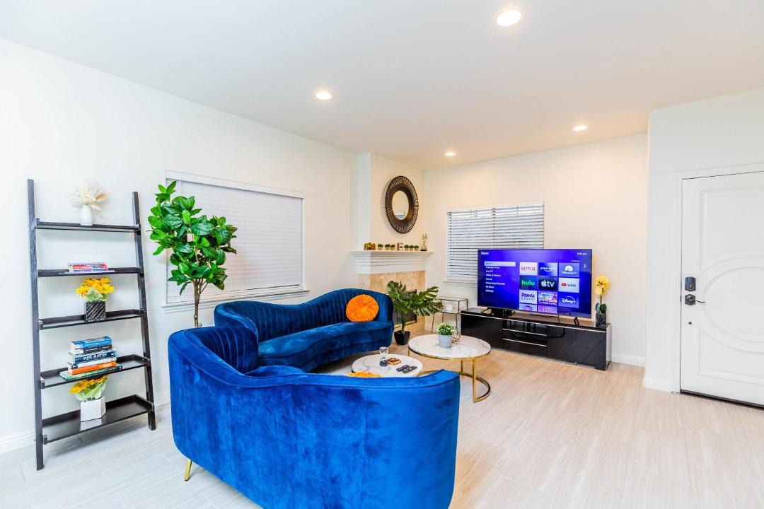 Newly Remodeled 5B4B 2 mile from the Rose Parade 1