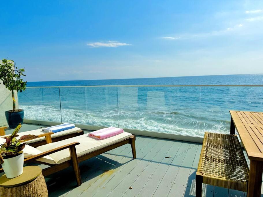 Oceanfront Retreat Sandy Toes Oasis 1