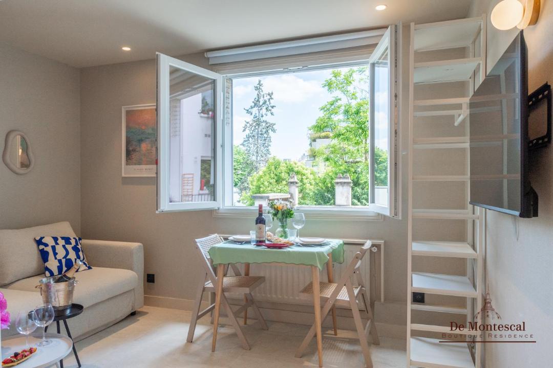 Montparnasse Central Studio with AC 11 to 14m2 in a prime location 1