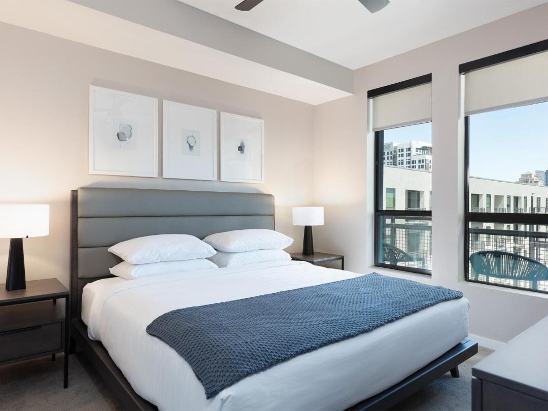 AVE Phoenix Terra - Short Stay Furnished Apartment 1