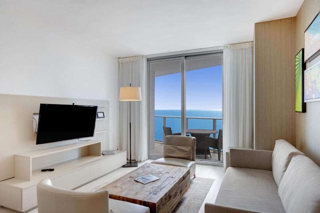 18th Floor Ocean Views Pool Beach Fitness 1