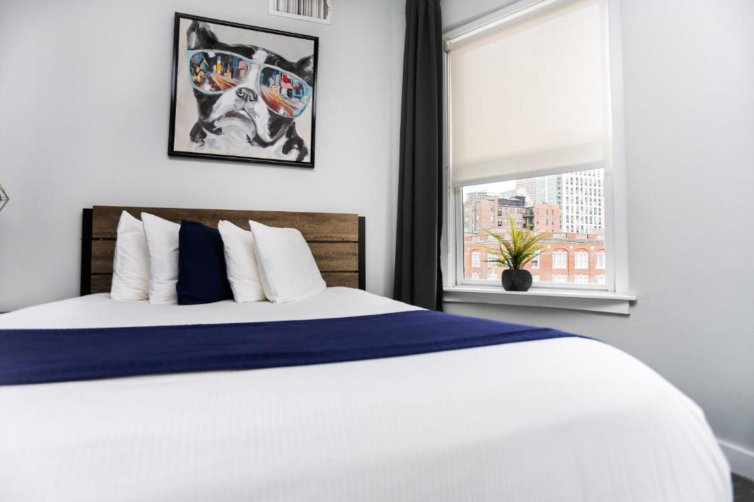 Charming Studio on Boston's Iconic Newbury St. #8 1