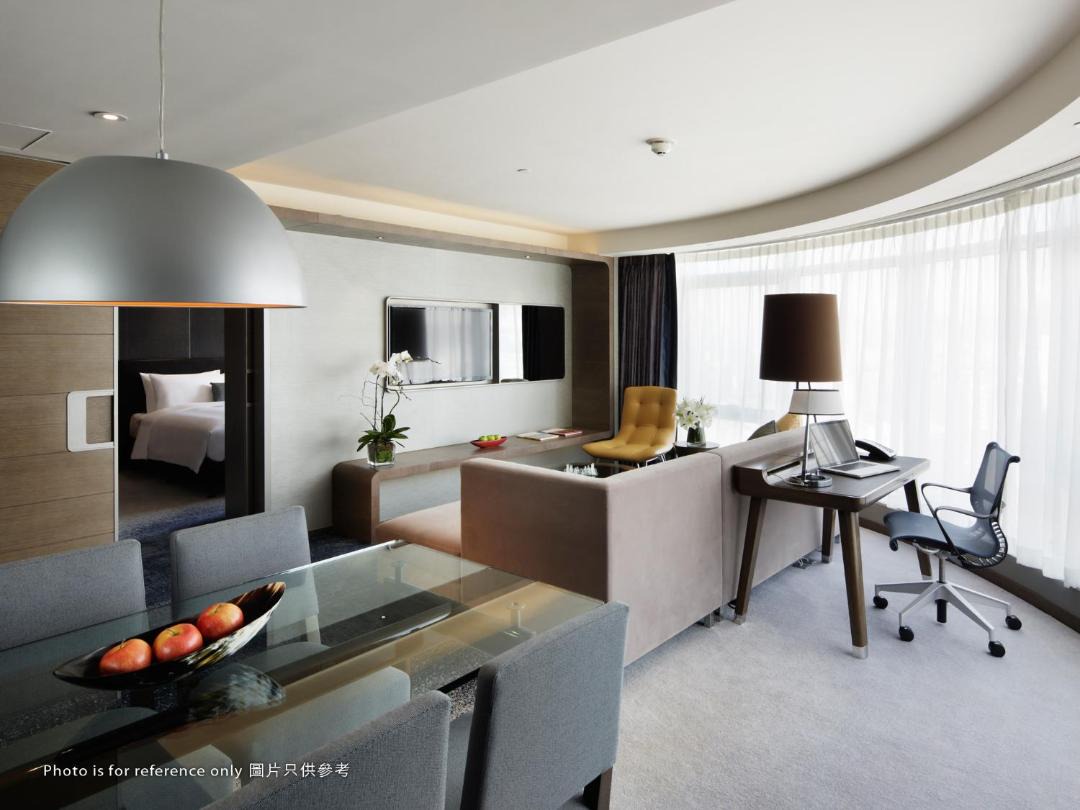 Royal Plaza Hotel 1
