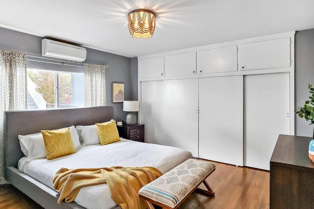 Stylish Hm Near Beach, Restaurants & Parking CC A 1