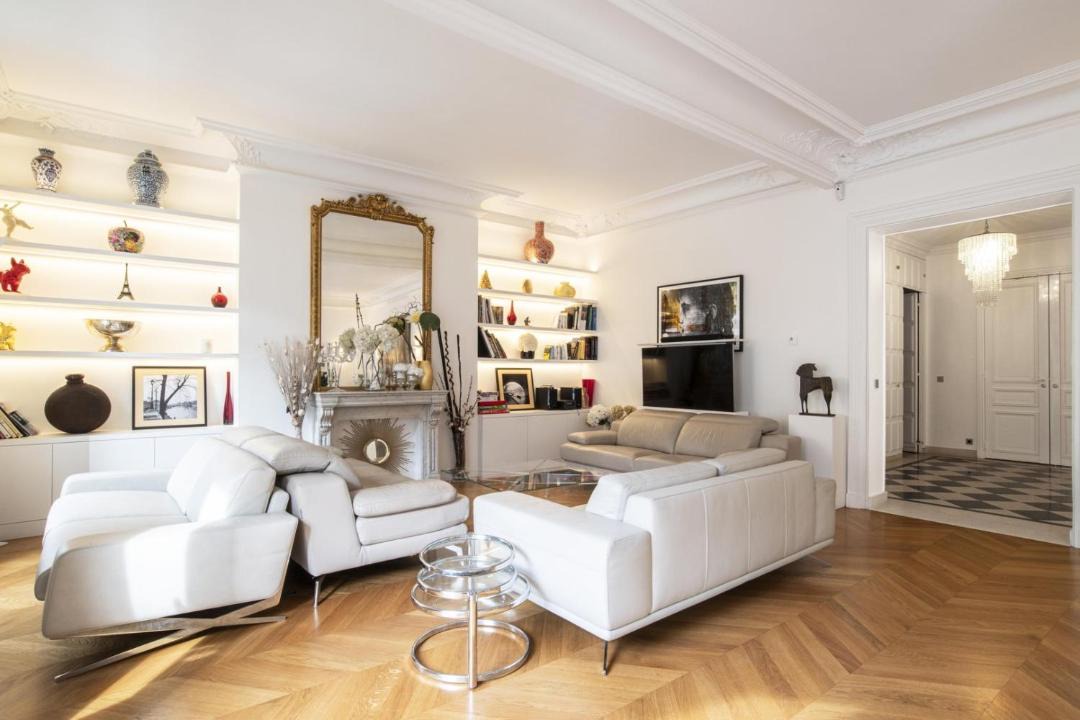 Deluxe Paris St Germain Suite 1