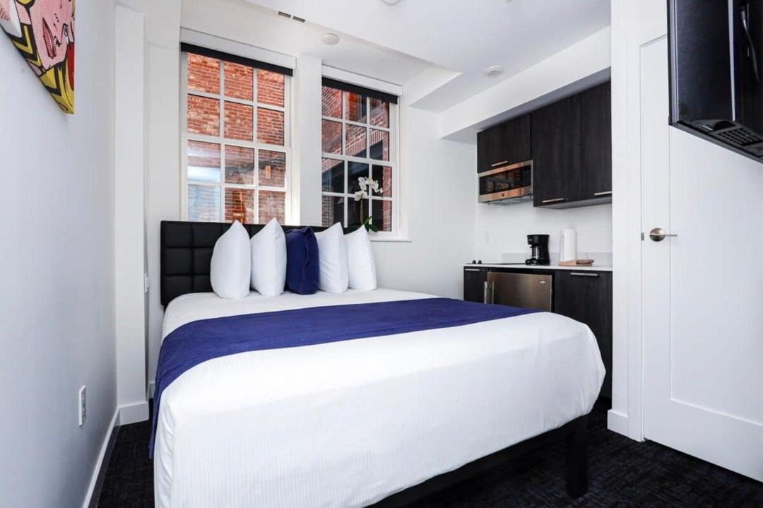 Modern Studio in Historic Boston - Garden Unit #4 1