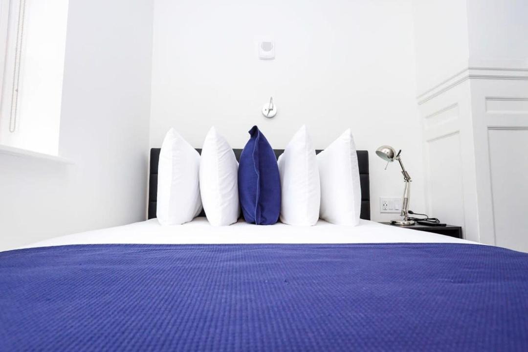 Stylish Hotel Room in Boston's Fenway - Unit #107 1