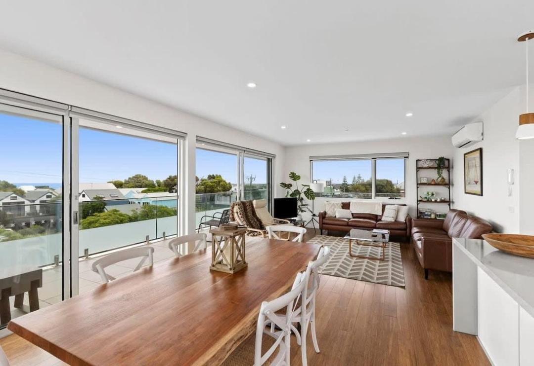 Penthouse Spectacular Ocean Views From Every Room 1