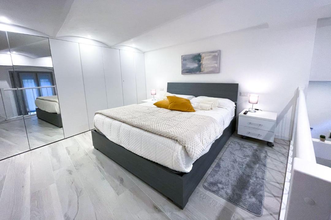 Elegant and Silent Loft in the center of Milan 1