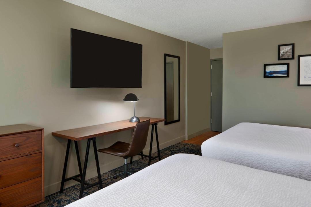 Four Points by Sheraton Toronto Airport 1