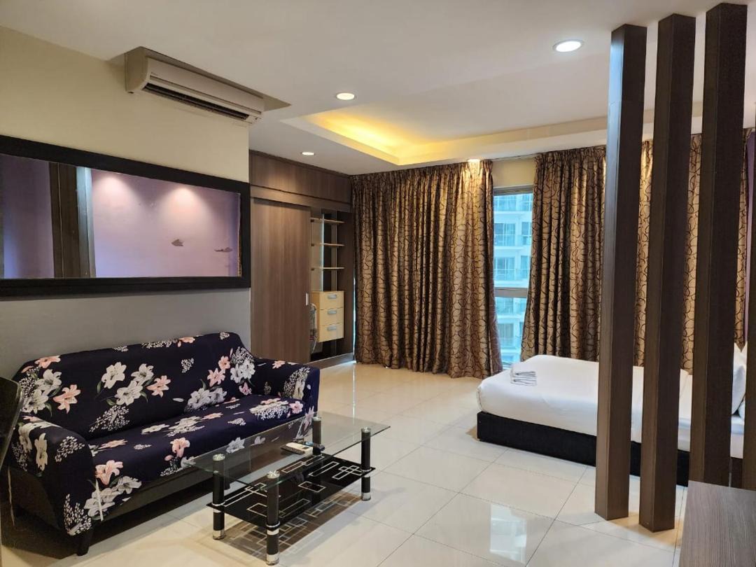 Regalia Suites KL Infinity Pool by MygeHomes 1