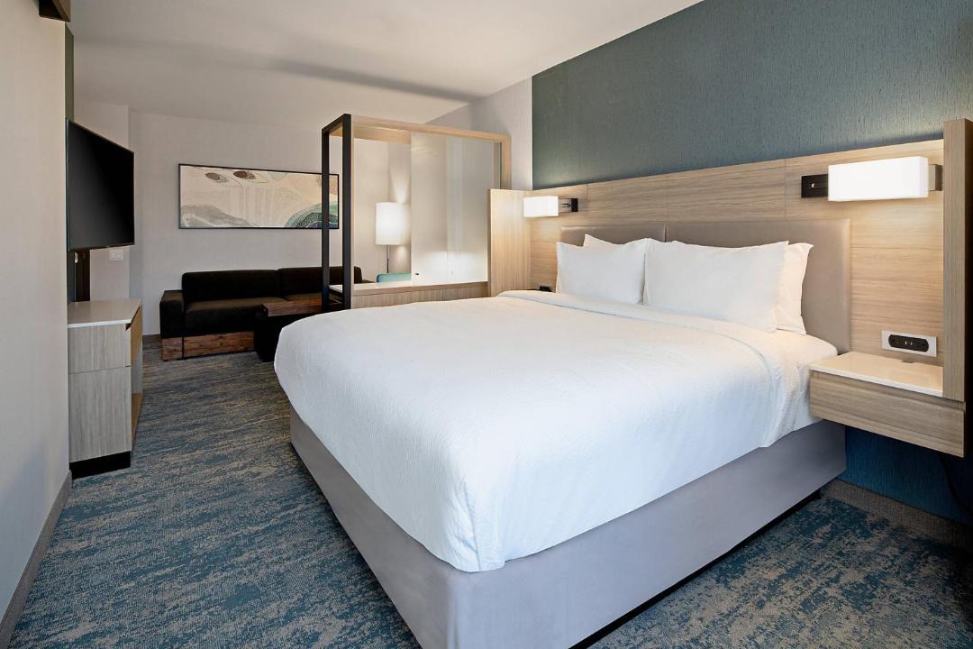 SpringHill Suites by Marriott Valencia 1