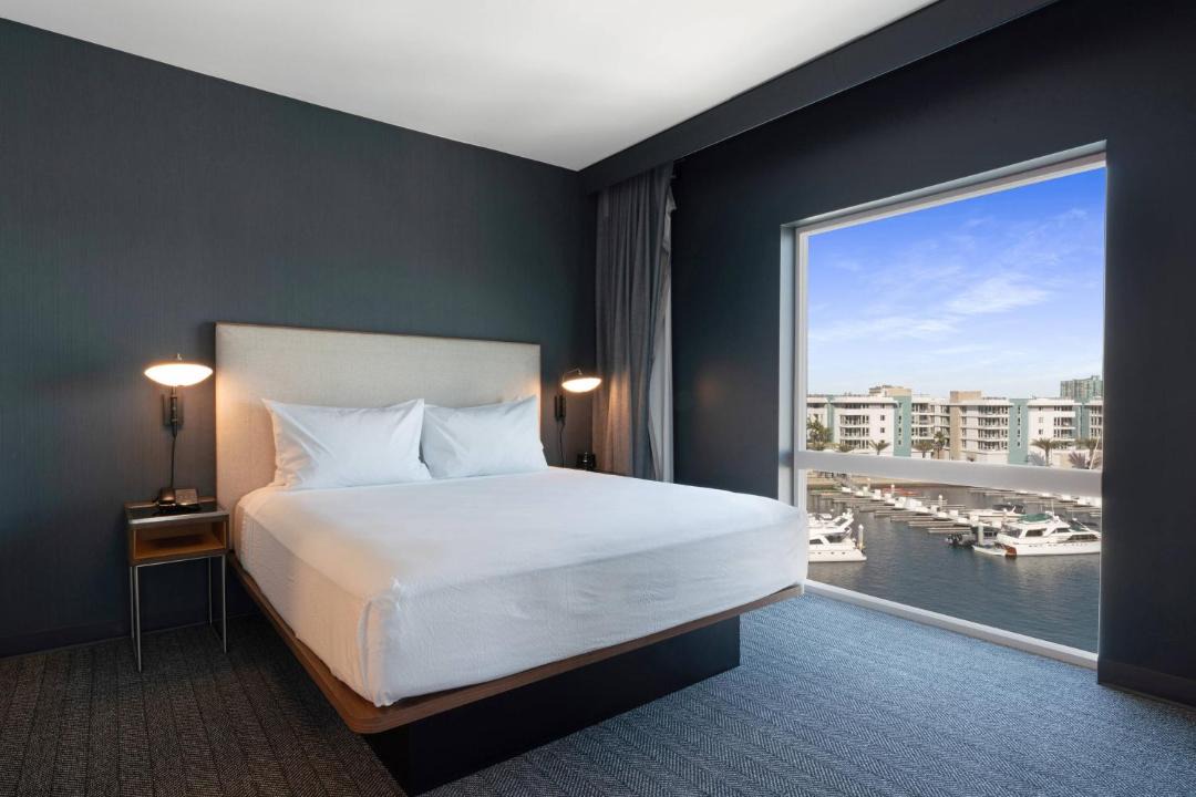 Courtyard by Marriott Marina del Rey 1