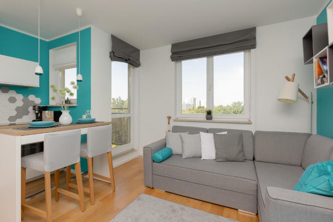 Metro Wilanowska Apartment with Parking by Noclegi Renters 1