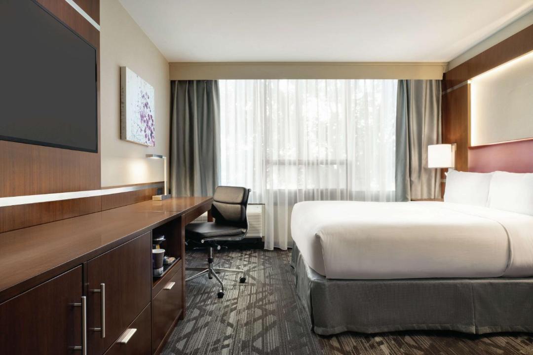 DoubleTree by Hilton Hotel Toronto Airport West 1