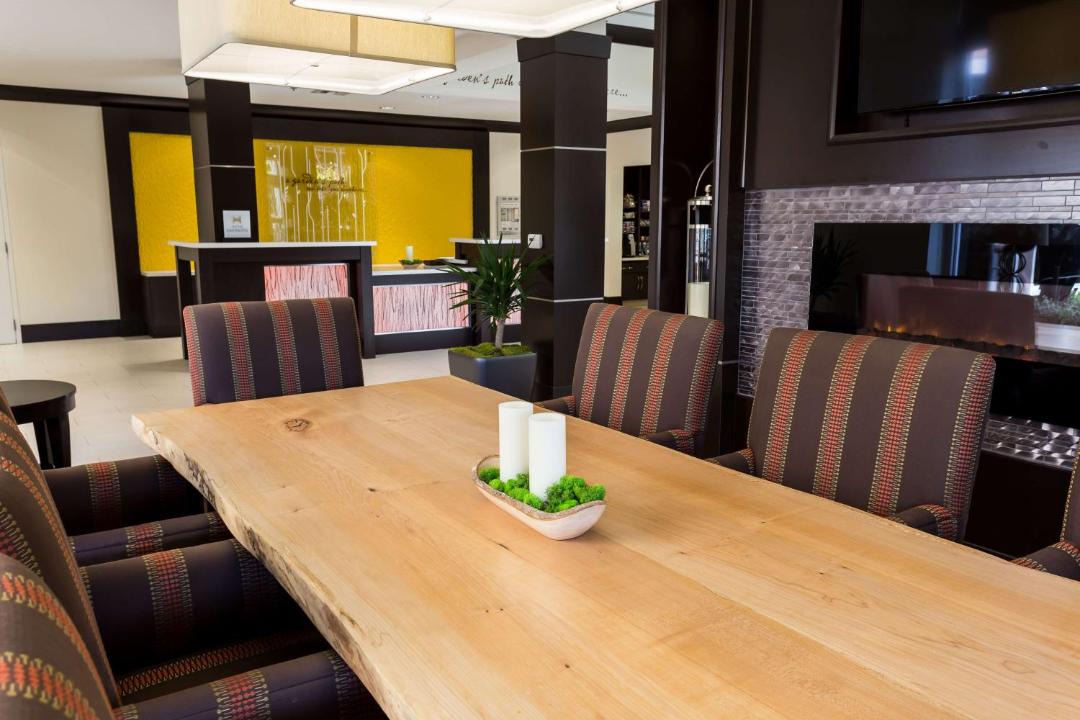 Hilton Garden Inn San Mateo 1