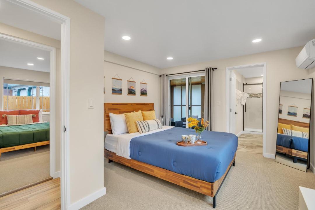 Pacific Northwest Retreat Duplex 3min from Seattle 1