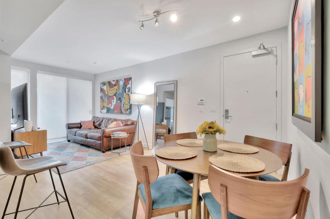 10 Cozy apartment heart of Santa Monica 1