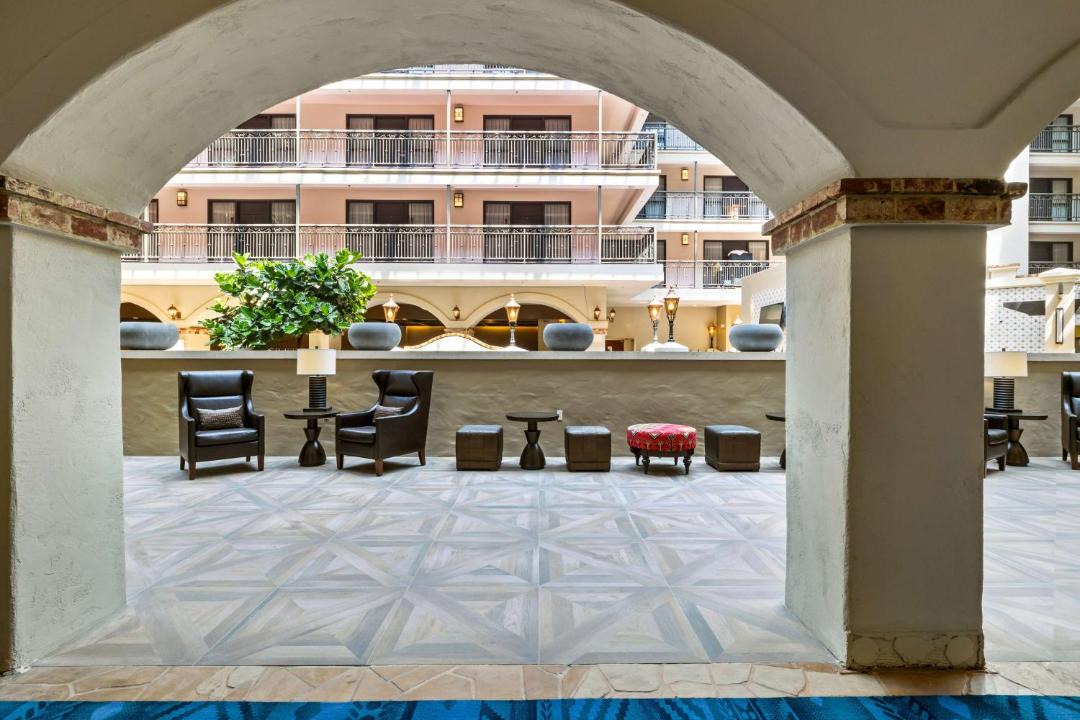 Embassy Suites by Hilton Los Angeles International Airport South 1