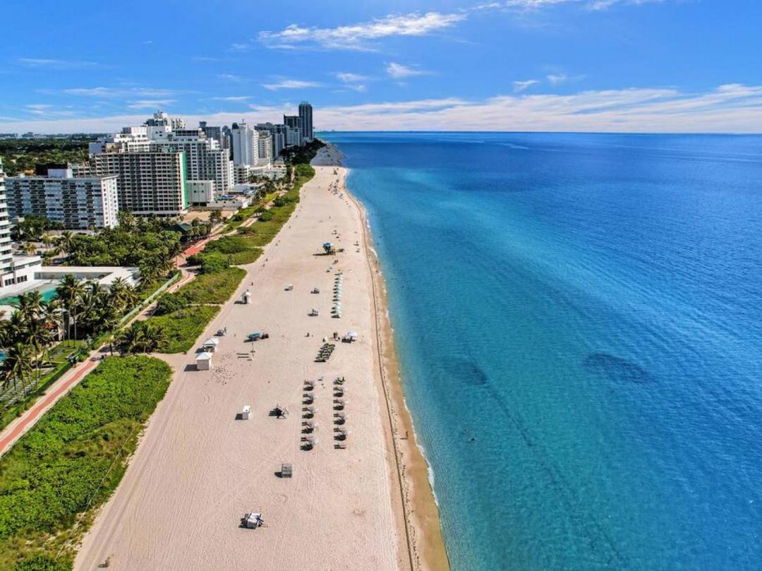 Breathtaking resort condo w beach service Unit 908 1