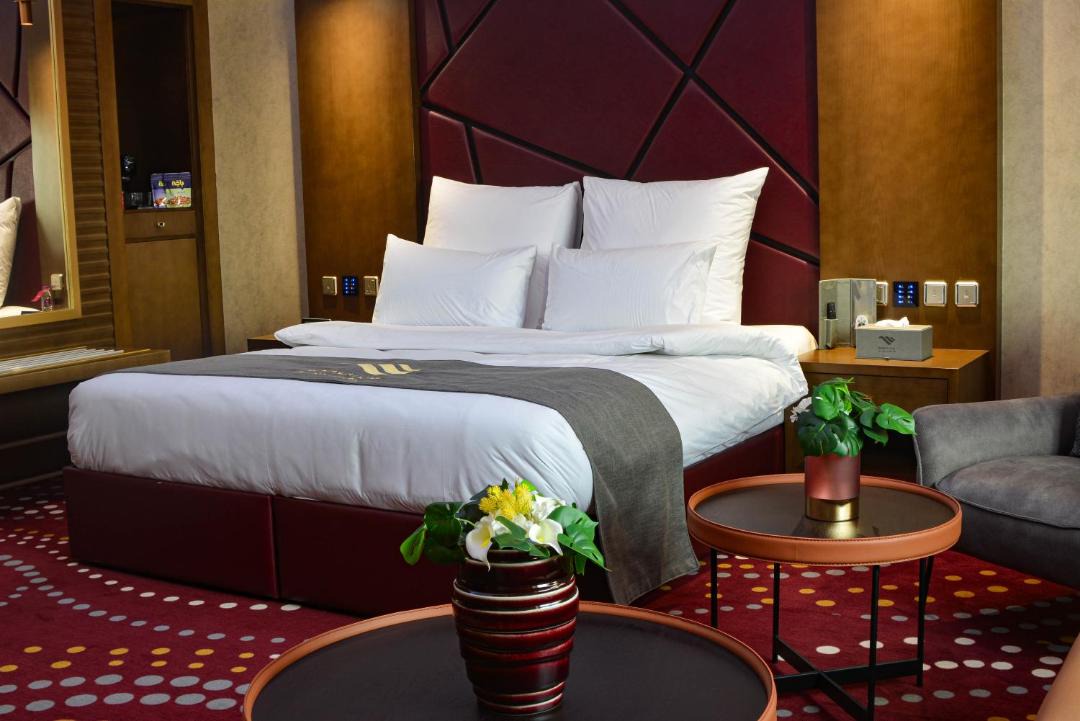 Redwaves Hotel 1