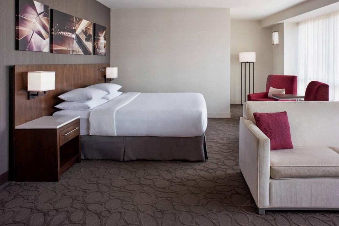 Delta Hotels by Marriott Ottawa City Centre 1